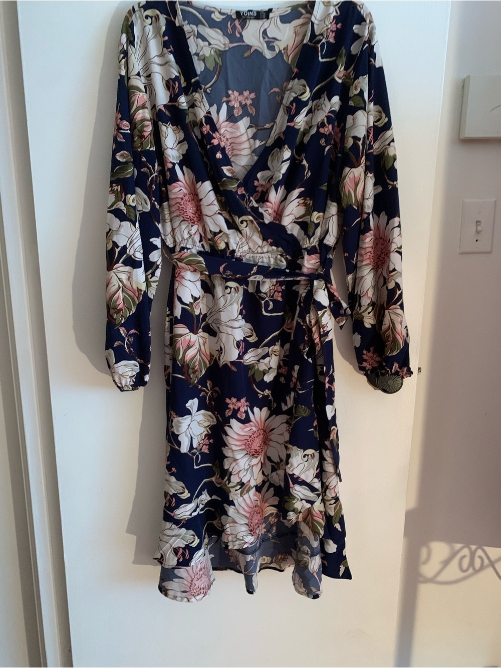 YOINS Women's Flowy and elegant Blue and Cream Floral Dress Size 2X